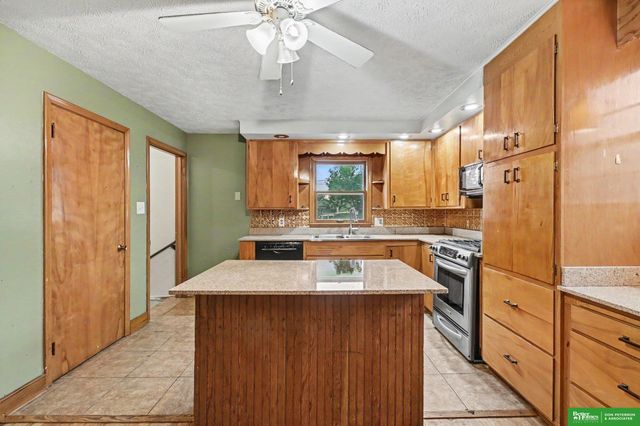 233 E Linden Avenue, Fremont, NE 68025