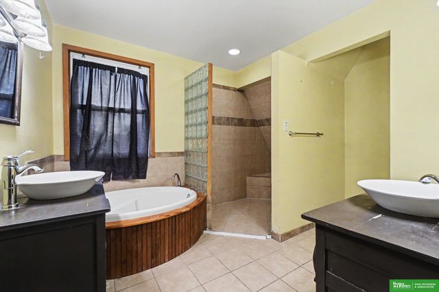 233 E Linden Avenue, Fremont, NE 68025
