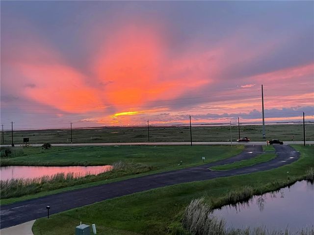 134 Mustang Island Estates Dr, Port Aransas, TX 78373