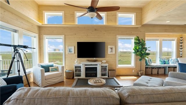 134 Mustang Island Estates Dr, Port Aransas, TX 78373