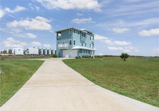 134 Mustang Island Estates Dr, Port Aransas, TX 78373