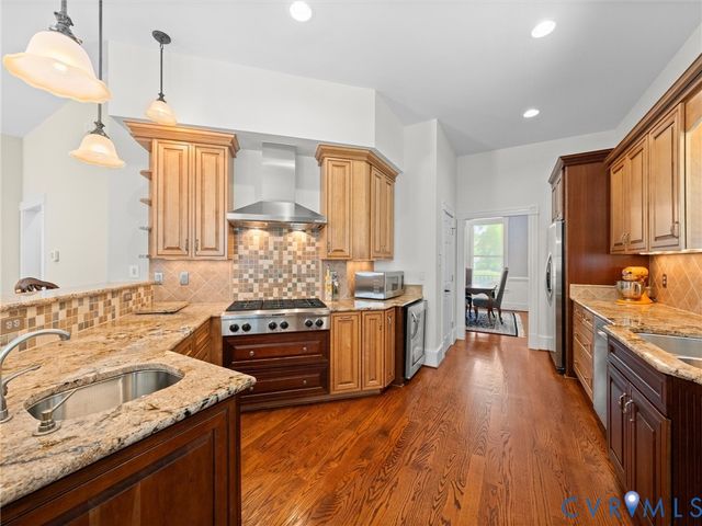 2332 Logan St, North Chesterfield, VA 23235