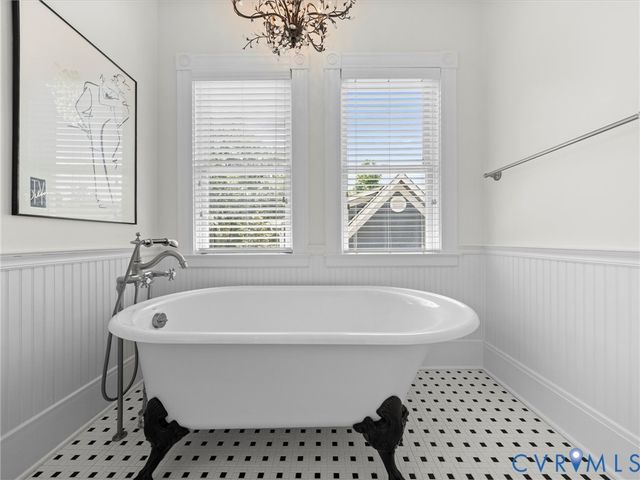 2332 Logan St, North Chesterfield, VA 23235