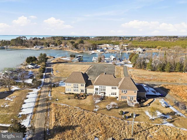 40 BRANSON COVE, Hague, VA 22469