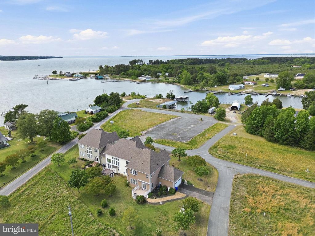 40 BRANSON COVE, Hague, VA 22469