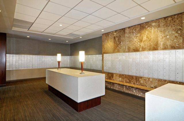 655 W Irving Park Road 906, Chicago, IL 60613