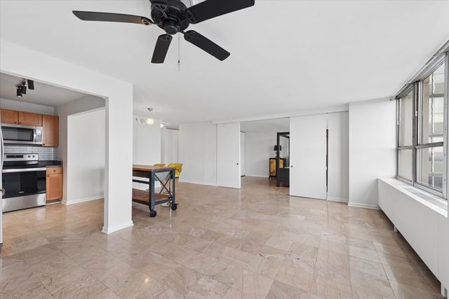 655 W Irving Park Road 906, Chicago, IL 60613