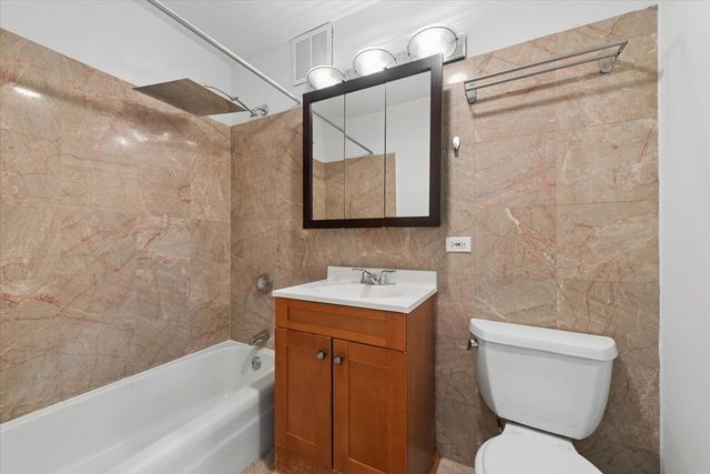 655 W Irving Park Road 906, Chicago, IL 60613