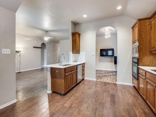 2939 Alyson Way, Grand Prairie, TX 75052