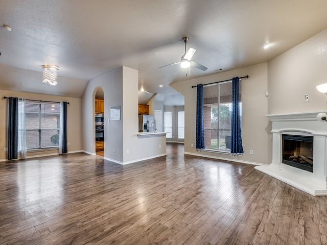 2939 Alyson Way, Grand Prairie, TX 75052