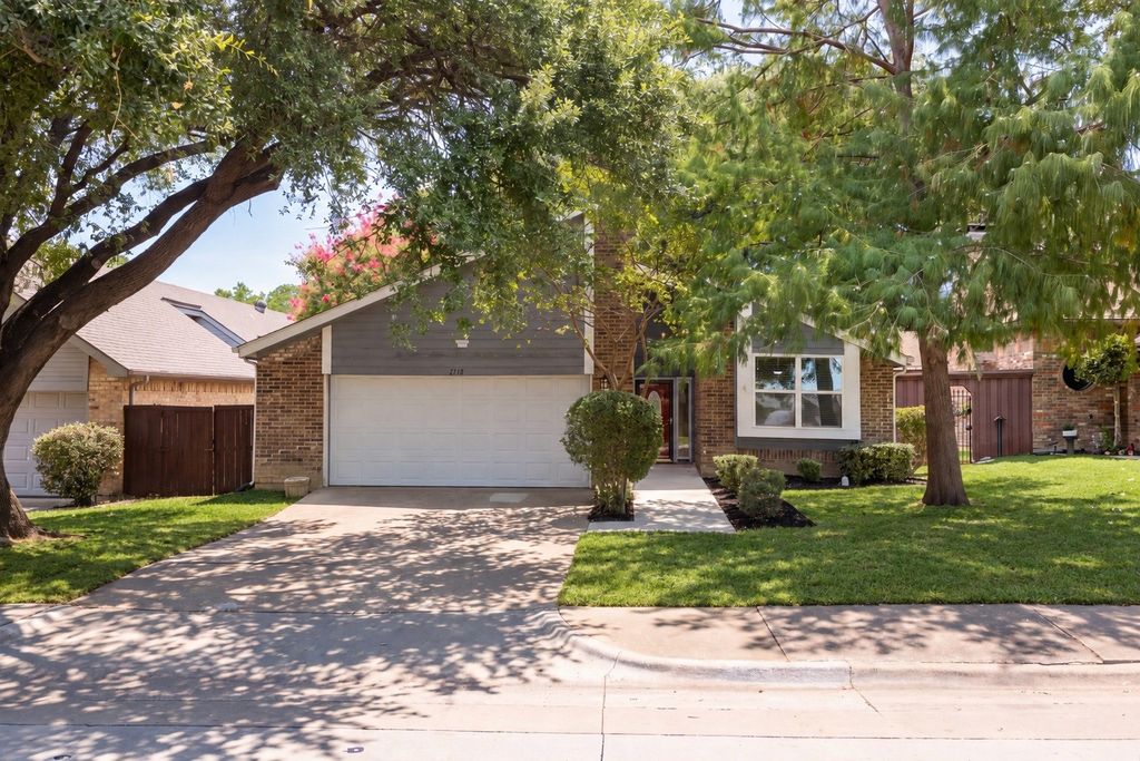 2713 Belmeade Drive, Carrollton, TX 75006 — exterior