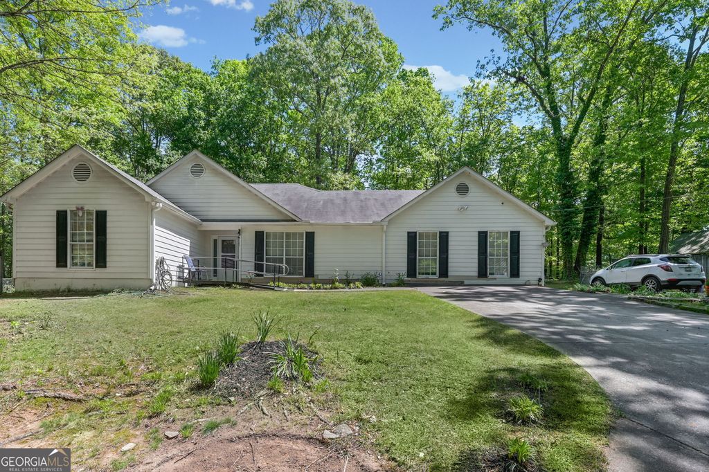 365 Cook Drive, Ellenwood, GA 30294