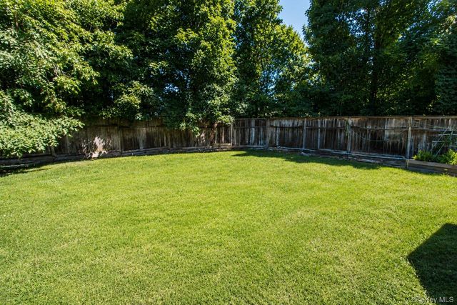 7 Brayton Road, Carmel, NY 10512