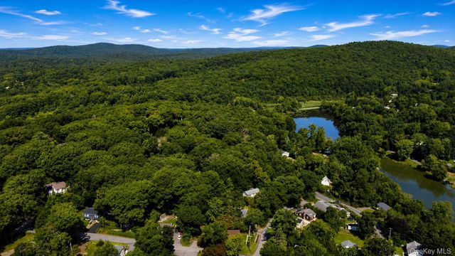 7 Brayton Road, Carmel, NY 10512