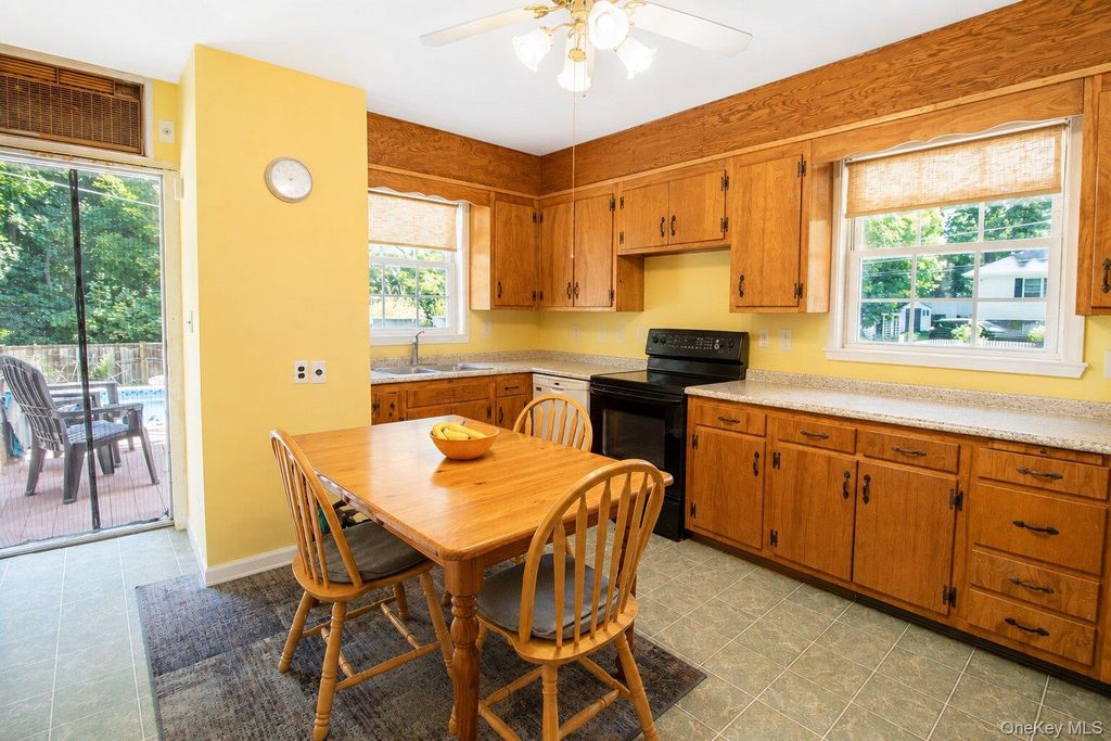 7 Brayton Road, Carmel, NY 10512 — photo 2