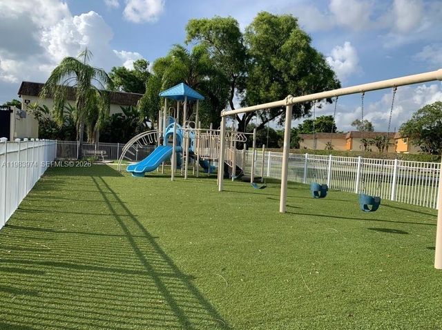 4751 NW 9th Drive 4751, Plantation, FL 33317