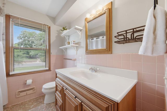 9532 Penn Circle, Bloomington, MN 55431