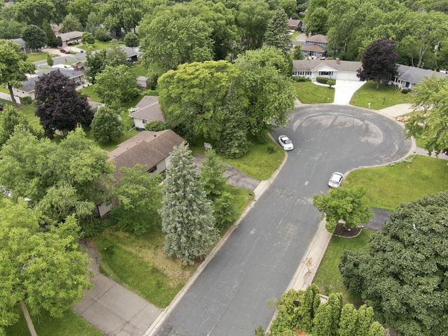 9532 Penn Circle, Bloomington, MN 55431