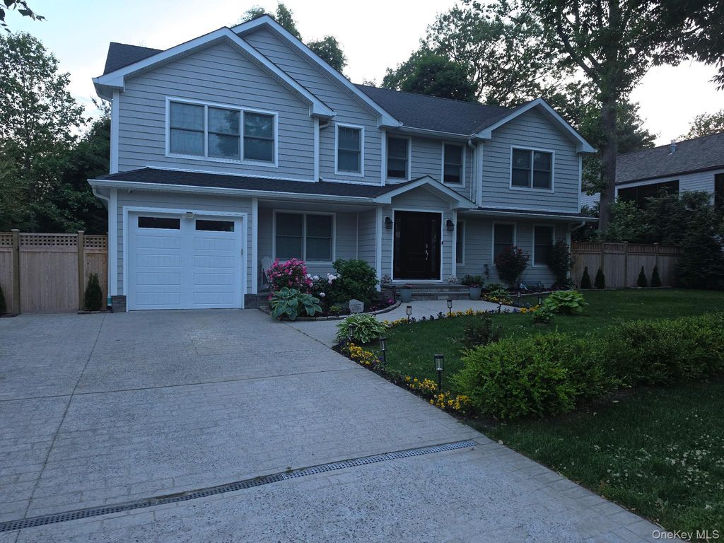 124 Glenlawn Avenue, Sea Cliff, NY 11579