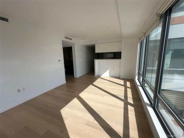 138-35 39th Avenue 7G, Flushing, NY 11354