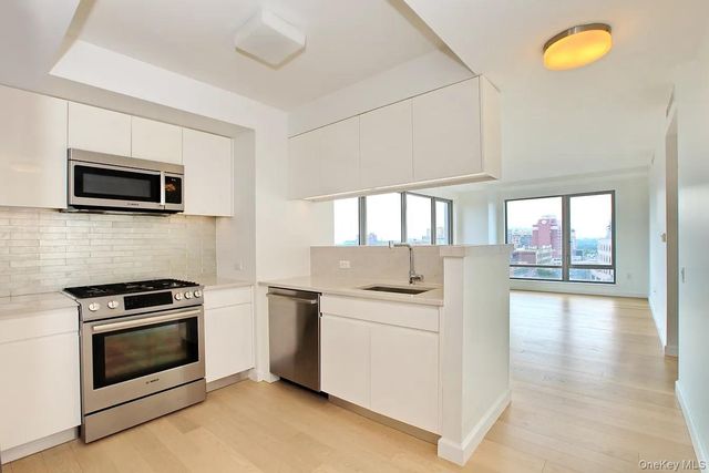 138-35 39th Avenue 7G, Flushing, NY 11354