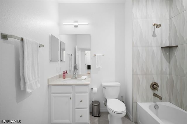 11879 Arboretum Run DR 201, Fort Myers, FL 33913