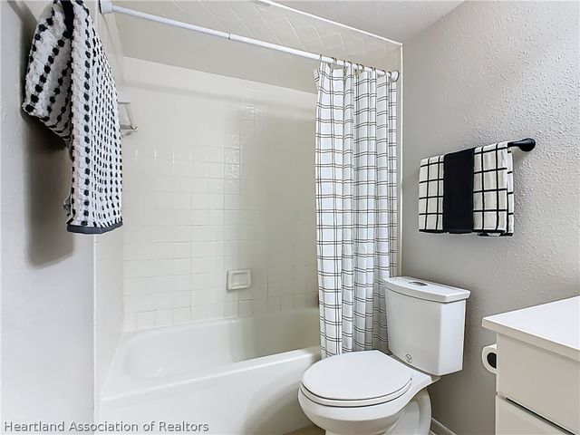 1821 Village Court, Mulberry, FL 33860