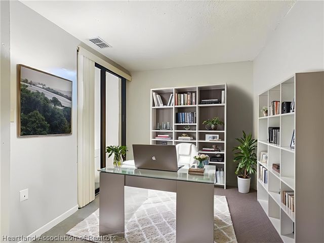 1821 Village Court, Mulberry, FL 33860