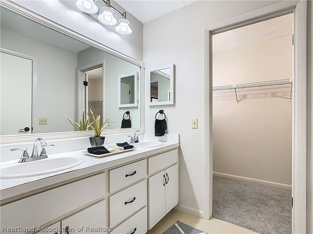 1821 Village Court, Mulberry, FL 33860