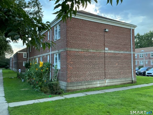 340 North Bishop, Bld 95 Avenue 28, Bridgeport, CT 06610