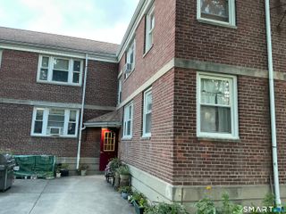 340 North Bishop, Bld 95 Avenue 28, Bridgeport, CT 06610