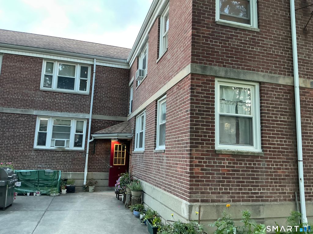 340 North Bishop, Bld 95 Avenue 28, Bridgeport, CT 06610