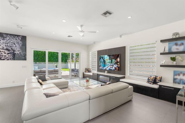 1254 NW 102nd Way, Coral Springs, FL 33071