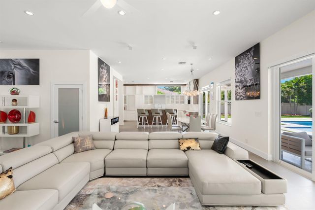 1254 NW 102nd Way, Coral Springs, FL 33071