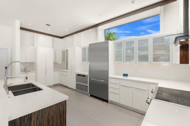 1254 NW 102nd Way, Coral Springs, FL 33071