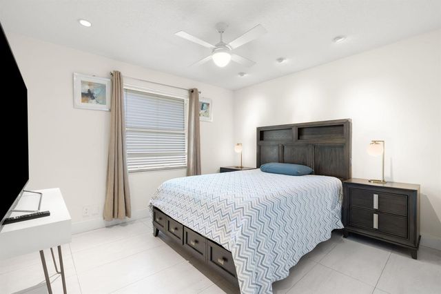 1254 NW 102nd Way, Coral Springs, FL 33071