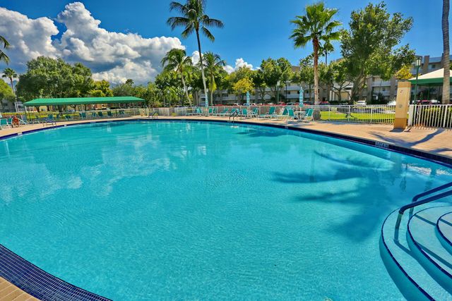 9968 N Belfort Circle, Tamarac, FL 33321