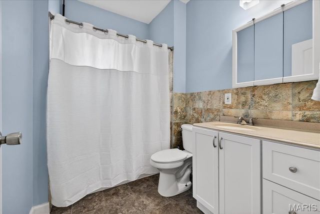 9533 Gentry Avenue, St Louis, MO 63125