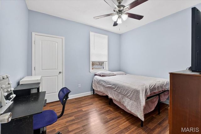 9533 Gentry Avenue, St Louis, MO 63125