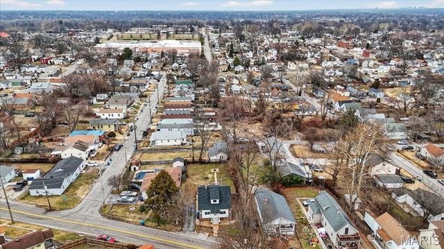 9533 Gentry Avenue, St Louis, MO 63125