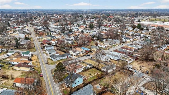 9533 Gentry Avenue, St Louis, MO 63125