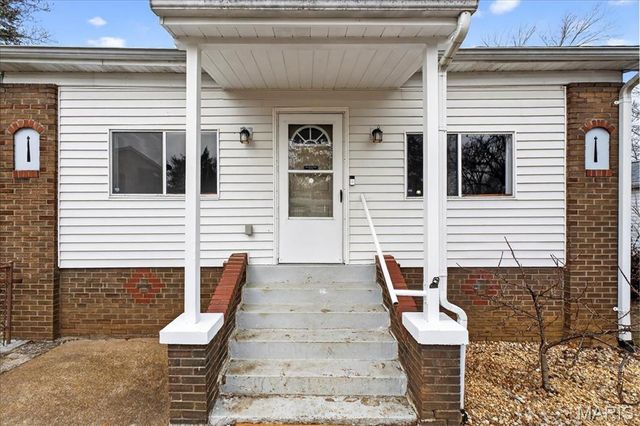 9533 Gentry Avenue, St Louis, MO 63125