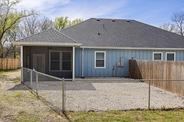 409 Cleveland Road, Granbury, TX 76049