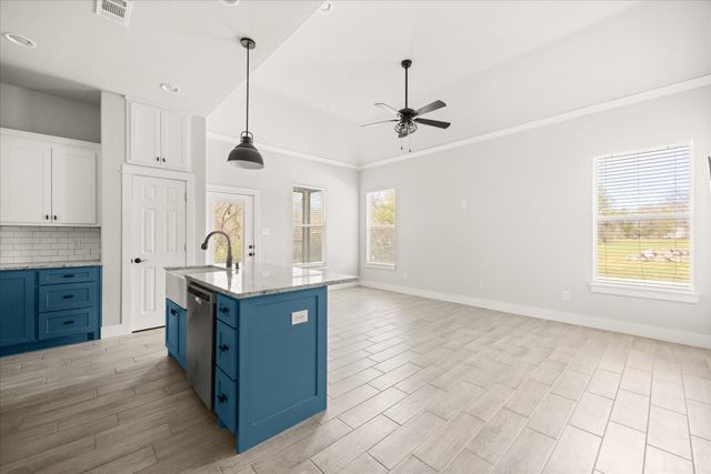 409 Cleveland Road, Granbury, TX 76049