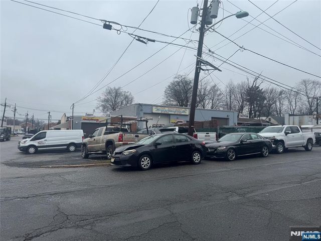 27 North Street, Bergenfield, NJ 07621