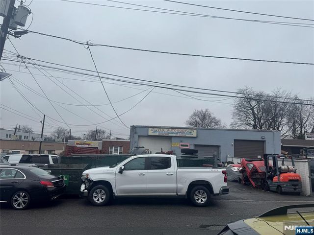 27 North Street, Bergenfield, NJ 07621