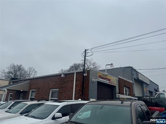27 North Street, Bergenfield, NJ 07621