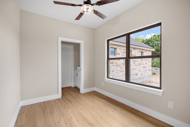 200 Castle Pines Dr, Kerrville, TX 78028