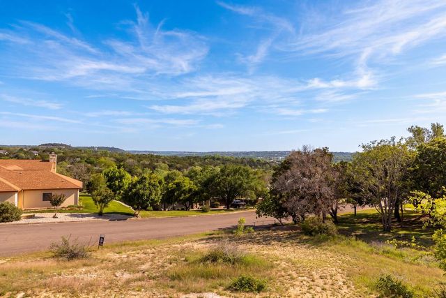 200 Castle Pines Dr, Kerrville, TX 78028