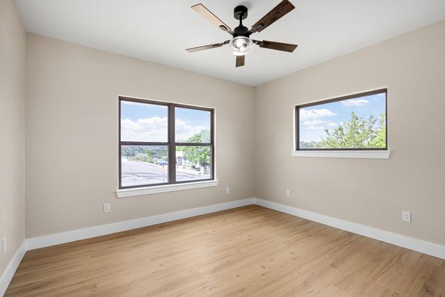 200 Castle Pines Dr, Kerrville, TX 78028
